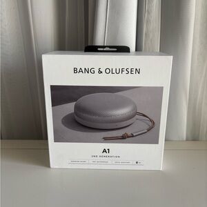Bang & Olufsen A1 2nd Gen in Grey Mist